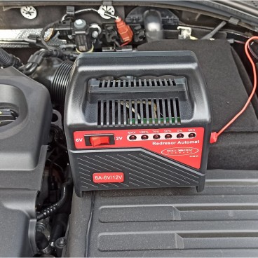 Redresor automat pentru acumulatori auto/moto, 6A, 6V/12V